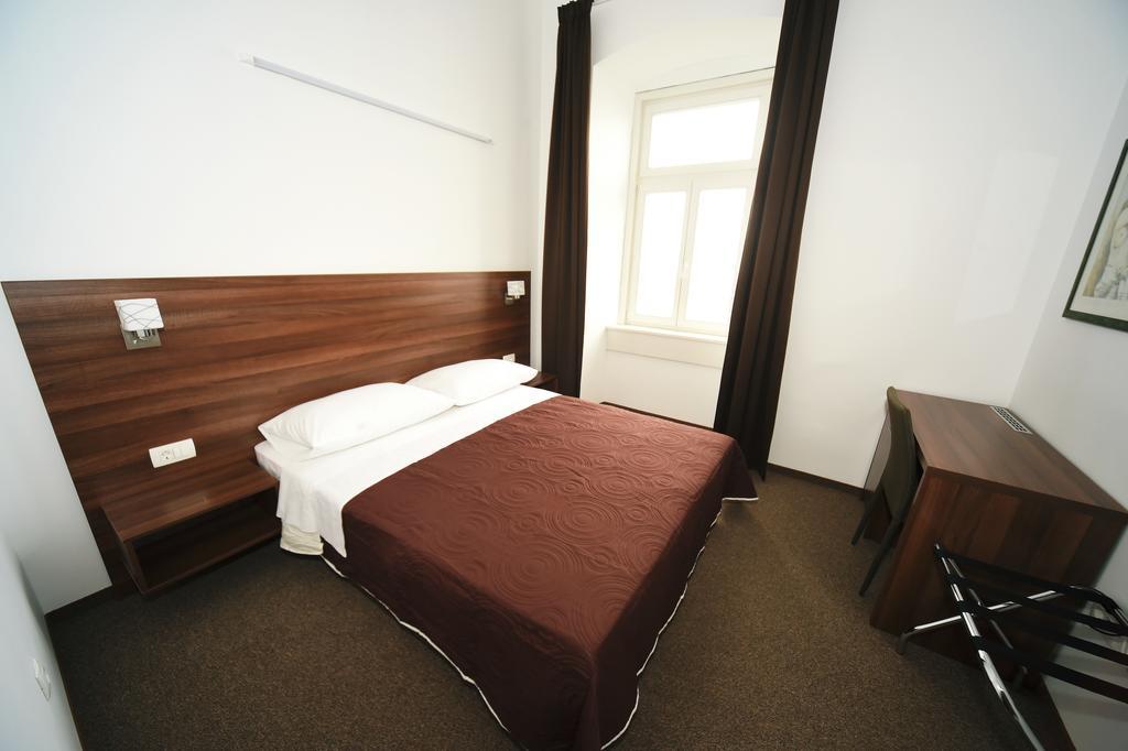Riva Rooms Rijeka Bilik gambar